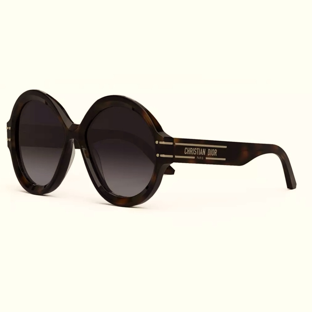 DIORSIGNATURER1U26A1
Dior Women’s Sunglassess
Mint condition-never worn